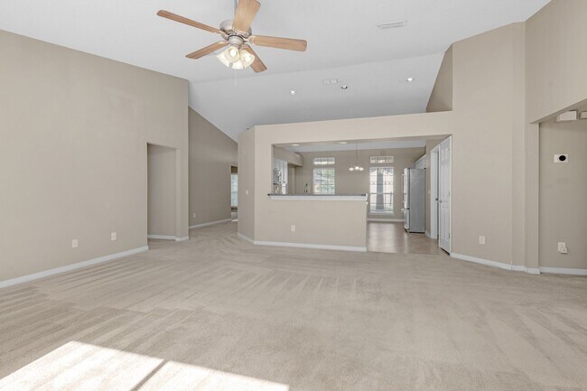Building Photo - Pet Friendly Home Available Now!