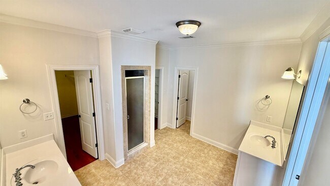 Building Photo - 9008 Arden Meadows Dr