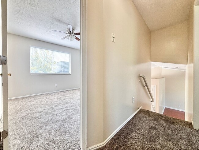 Building Photo - Awesome Salt Lake Home Near Airport!