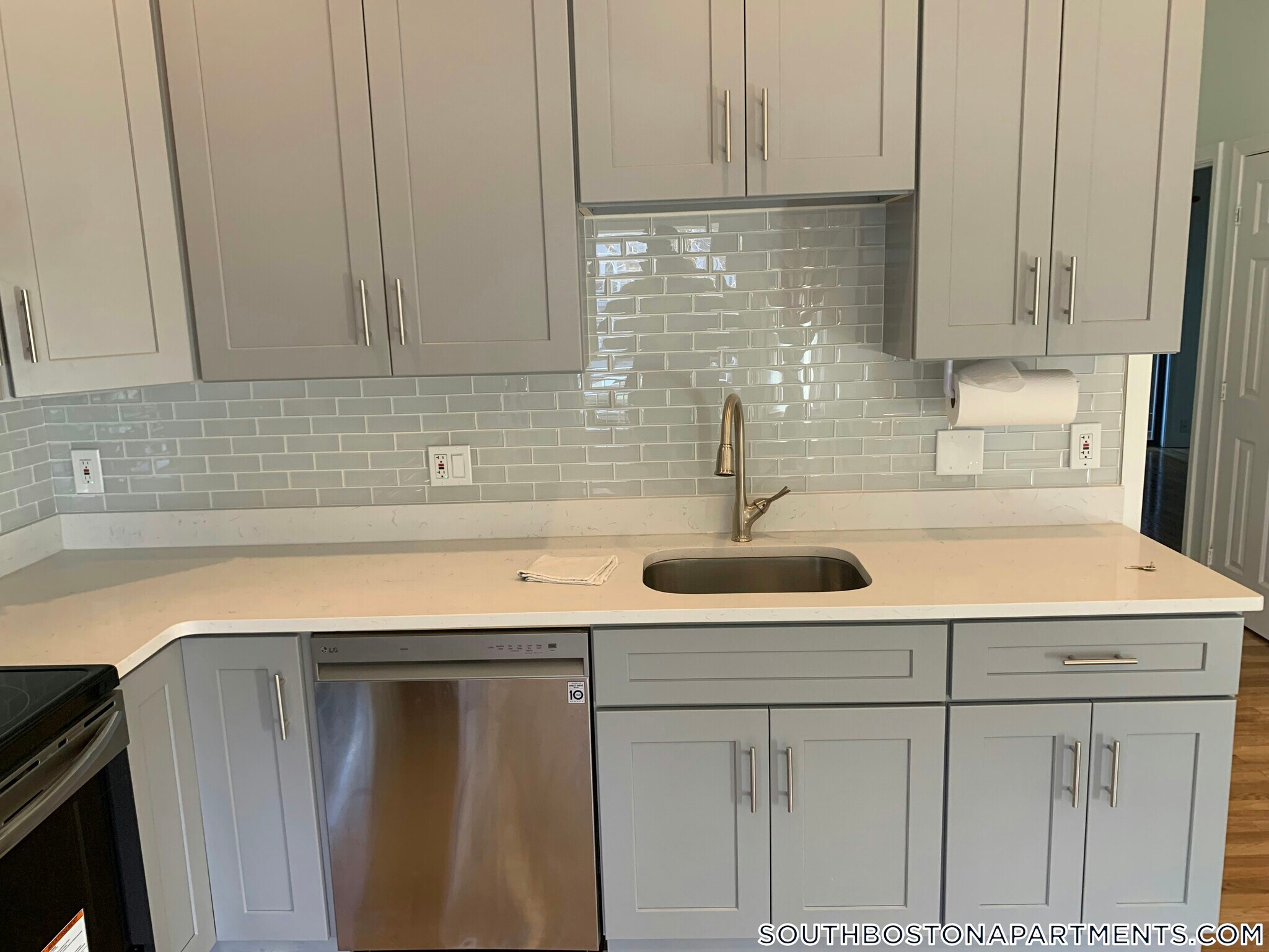 Building Photo - 285 Dorchester St