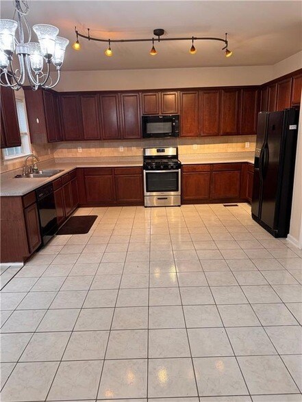 Building Photo - 6074 Brookmere Ln SE