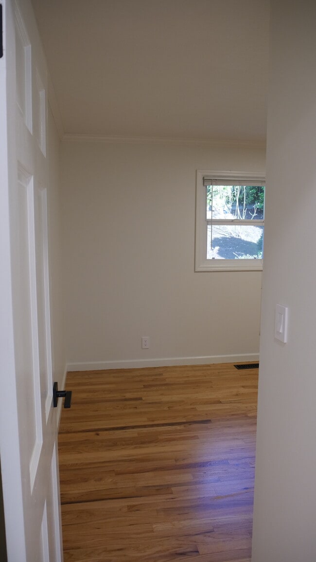 Building Photo - 1525 Ivy Ct