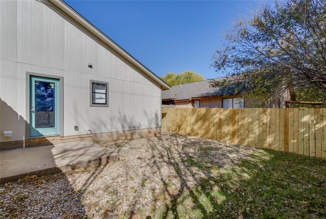 Building Photo - 913 Chisholm Cove