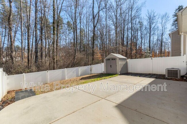 Building Photo - 7621 Mockernut Dr