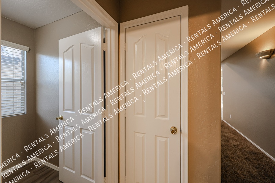 Building Photo - 3719 E Inverness Ave