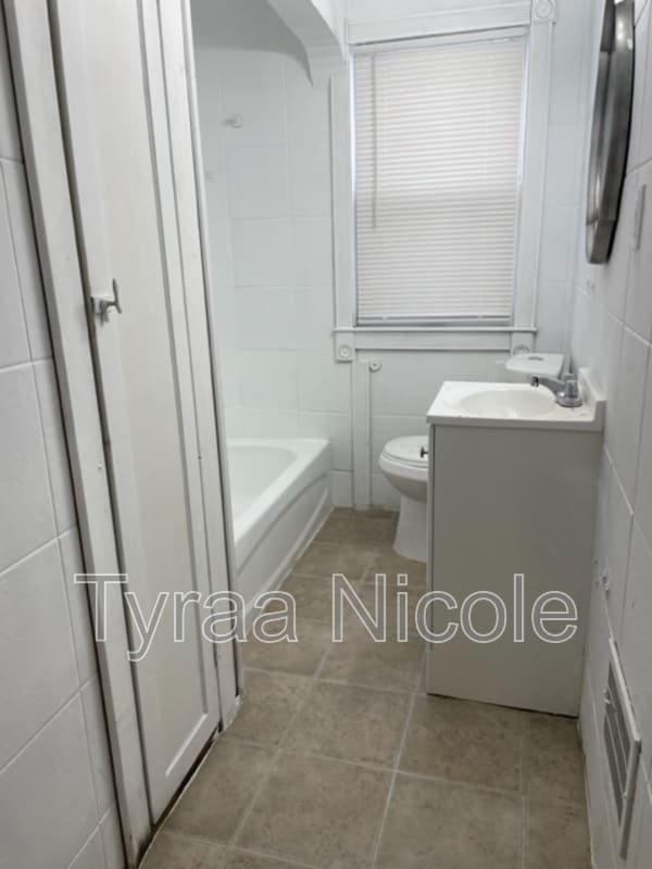 Building Photo - 9936 Montrose St