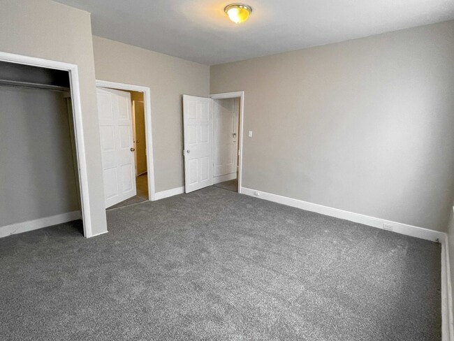 Building Photo - 113-115 E Main Street