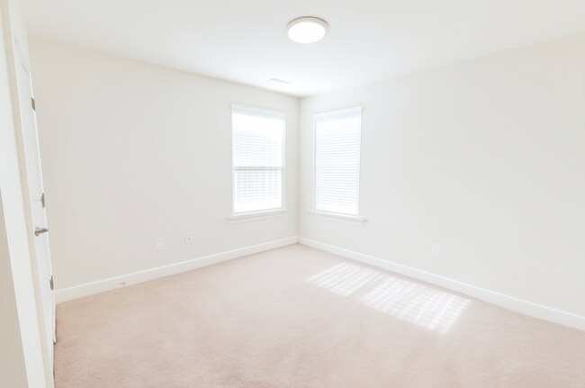 Building Photo - 3164 Lawrin Ct