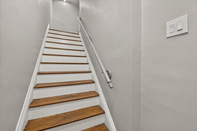 Building Photo - 5252 Bancroft Ave