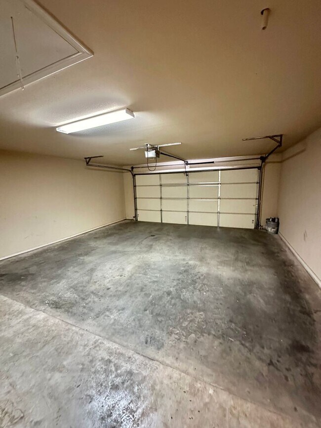 Building Photo - Now Available - Charming 3 Bedroom Patio Home