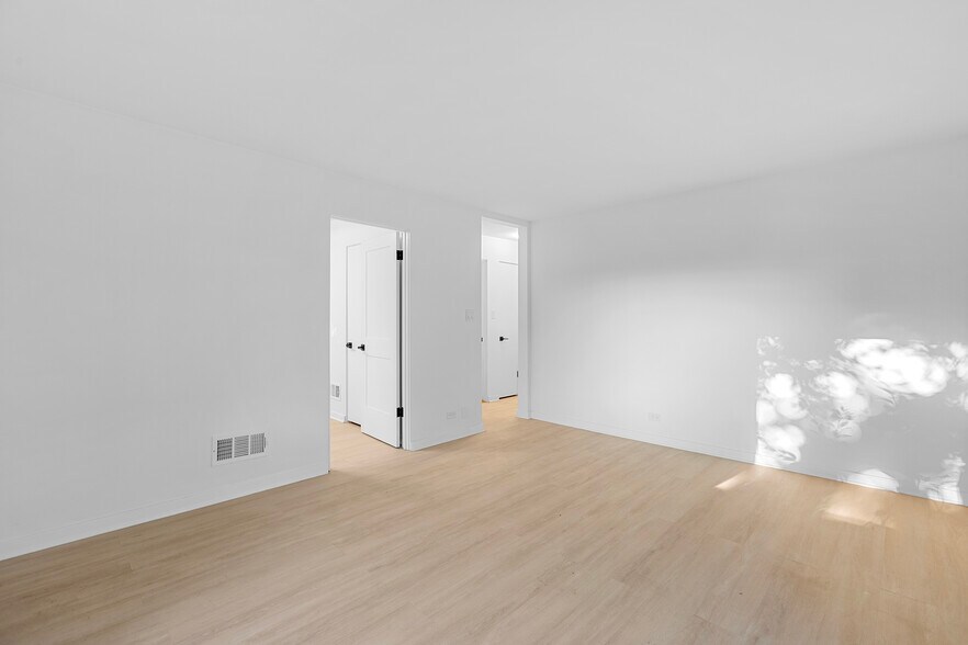 Building Photo - 1335 Marengo Ave