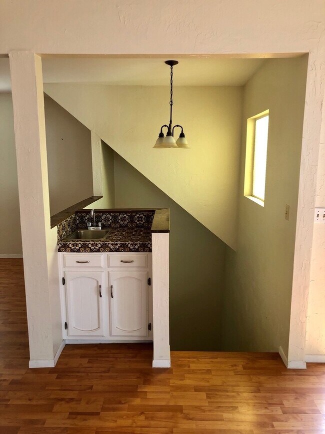 Building Photo - Pierpont Beach Home