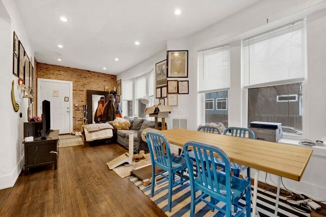 Building Photo - 2519 W Altgeld St