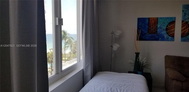 Building Photo - 5401 Collins Ave