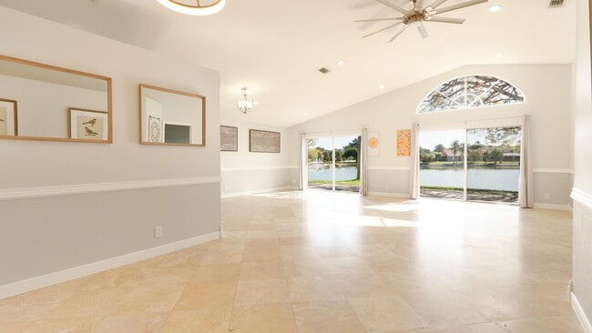Building Photo - 10789 Barque Ct