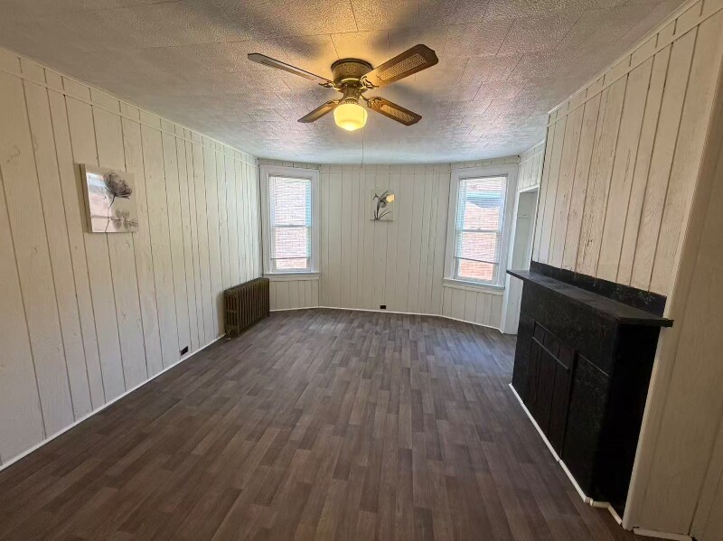 Building Photo - 1920 Middle St