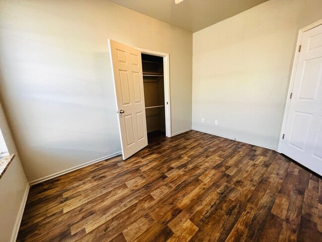 Building Photo - Charming 3BD 2BA Duplex in Yukon, The Gardens @ Chisholm Creek!!
