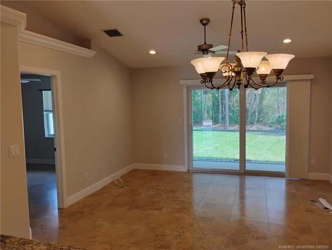 Building Photo - 6655 SE Morningside Dr