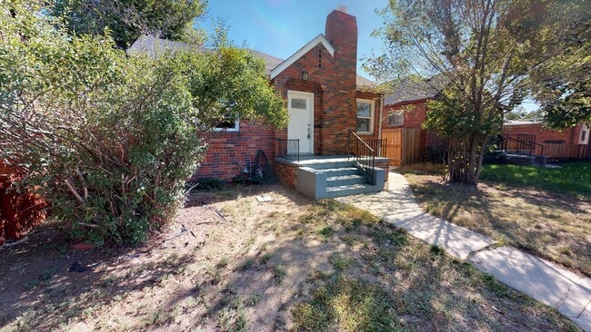 Building Photo - 3420 St Paul St