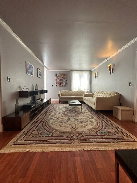 Building Photo - 250 Sunny Isles Blvd