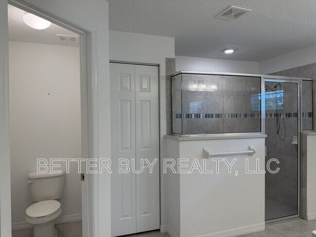 Building Photo - 16 Kalendar Ct