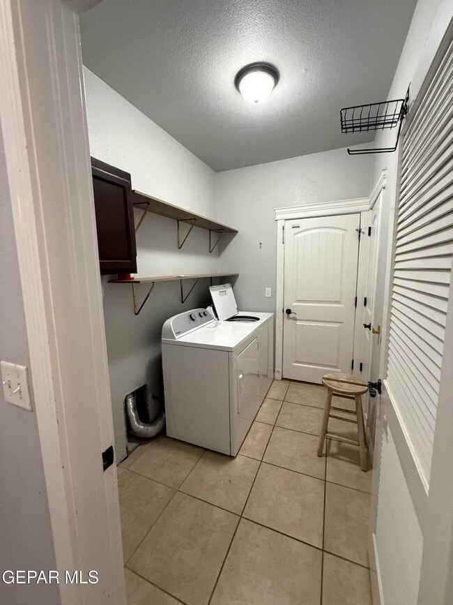 Building Photo - 5448 Ignacio Frias Dr