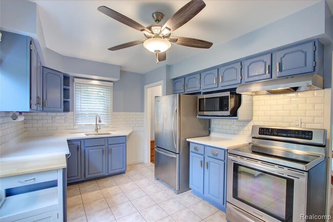 Building Photo - 249 S Chocolay Ave