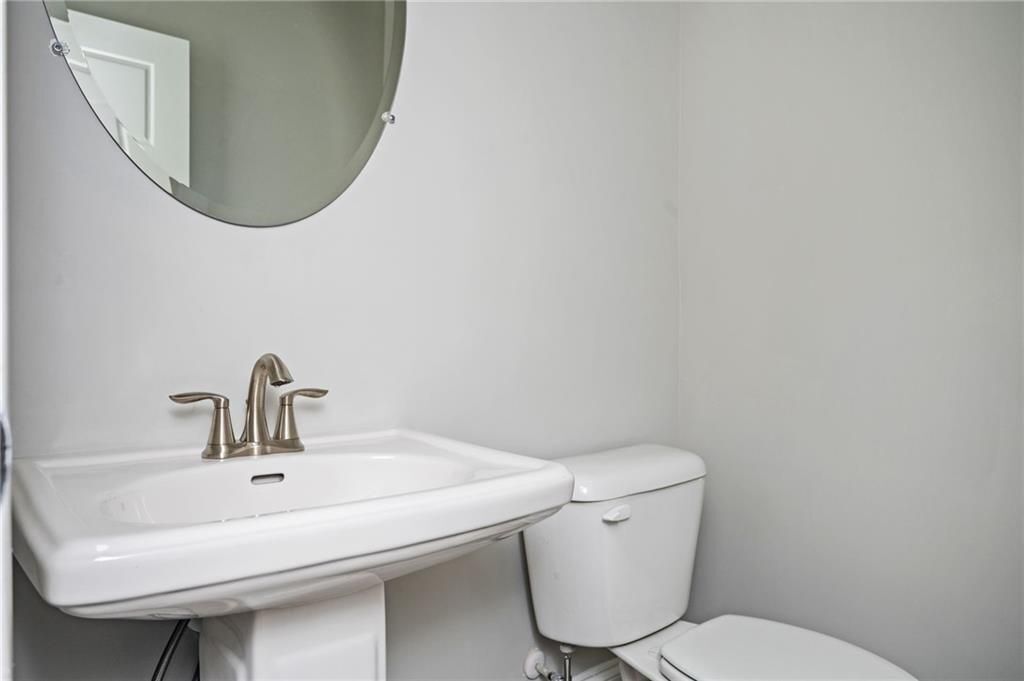 Building Photo - 1947 Drew Dr