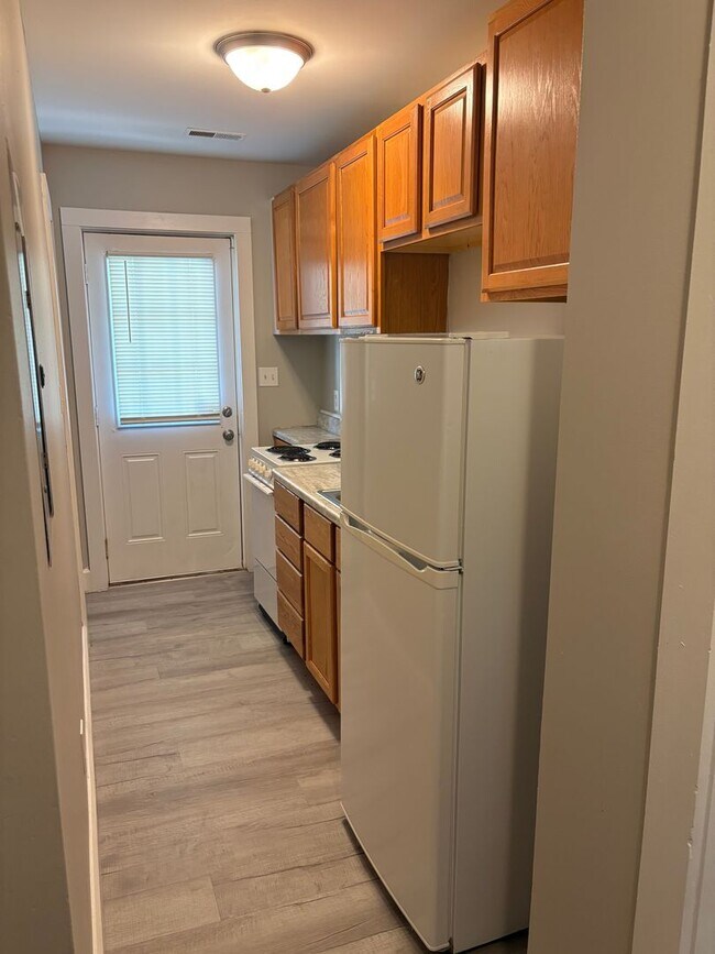 Building Photo - Adorable 1 Bedroom home Fountain Square
