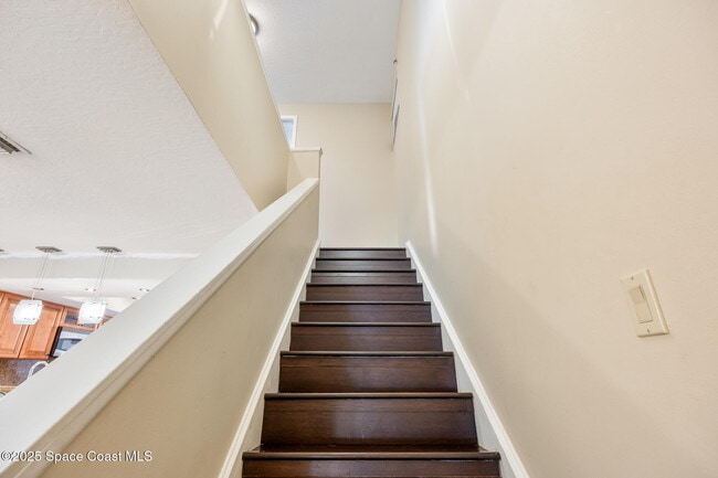 Building Photo - 194 Queens Ct