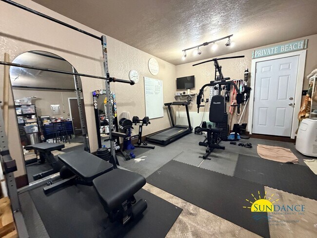 Building Photo - 541 E Timberlake Dr
