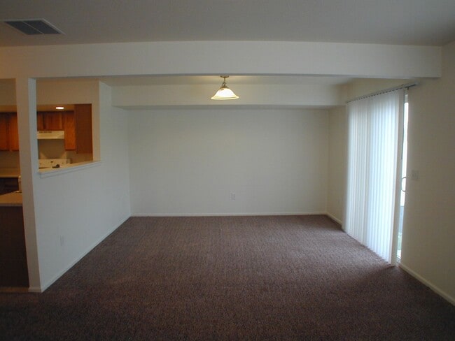 Building Photo - House For Lease