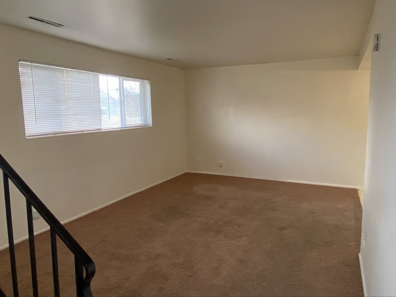 Building Photo - 261 E 200 N