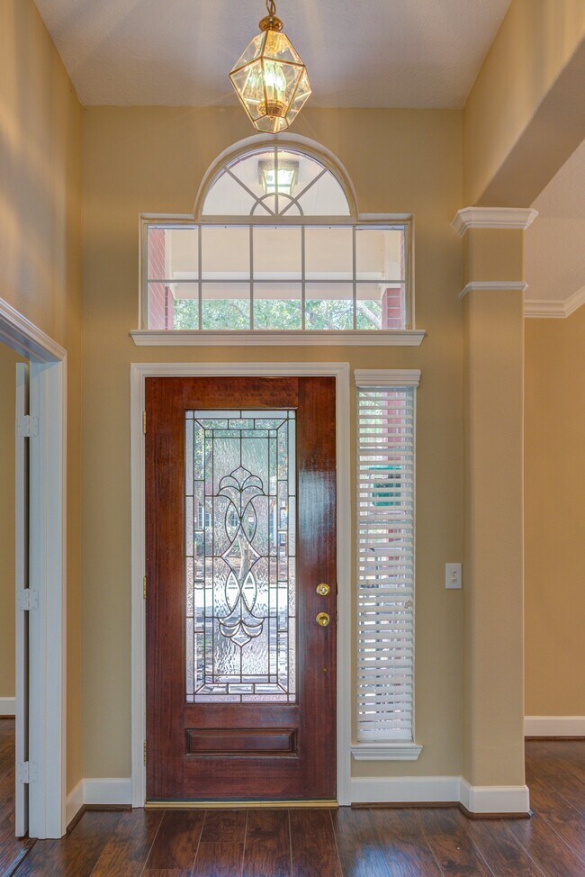 Building Photo - 6227 Clear Canyon Dr