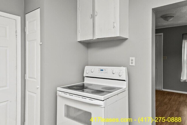 Building Photo - 2139 N Taylor Ave