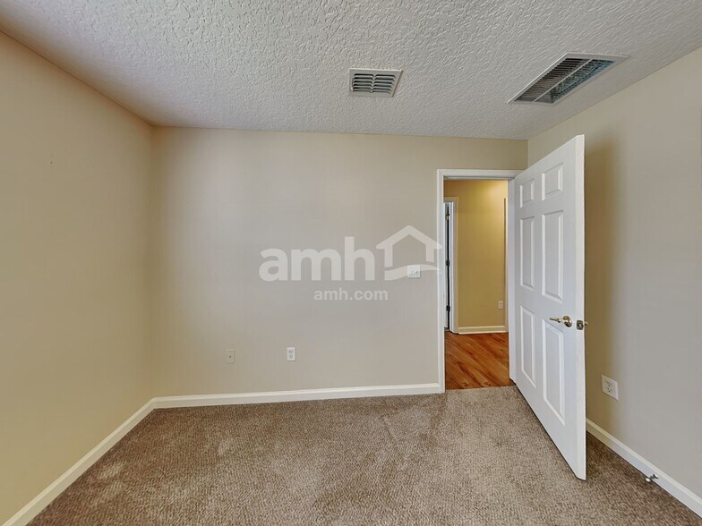 Building Photo - 1299 Highfield Ln