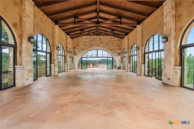Building Photo - 402 Gulfton St