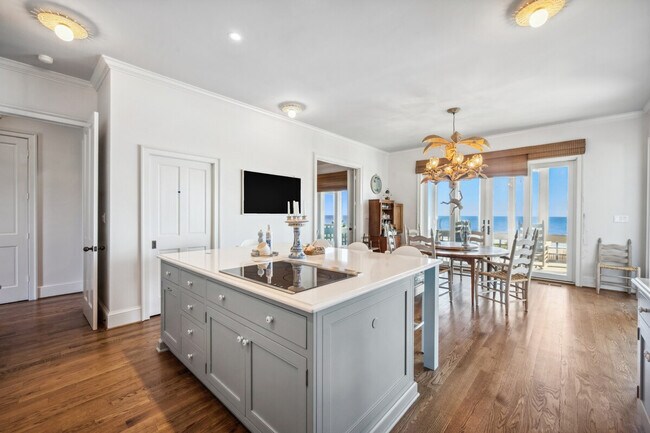 Building Photo - 886 Debordieu Blvd