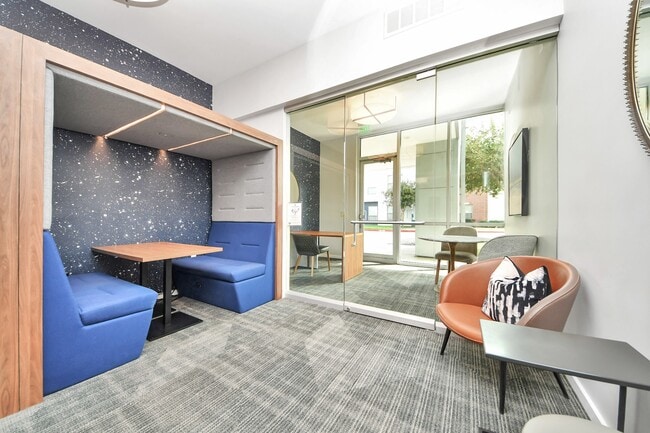 Building Photo - 5455 Richmond Ave.