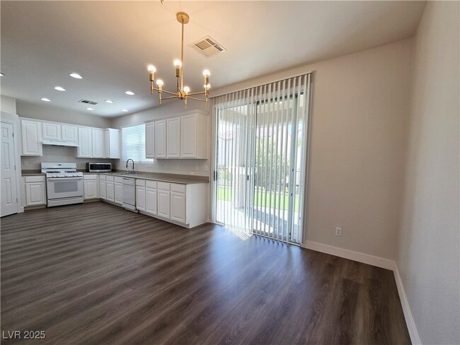 Building Photo - 8789 Ashley Park Ave