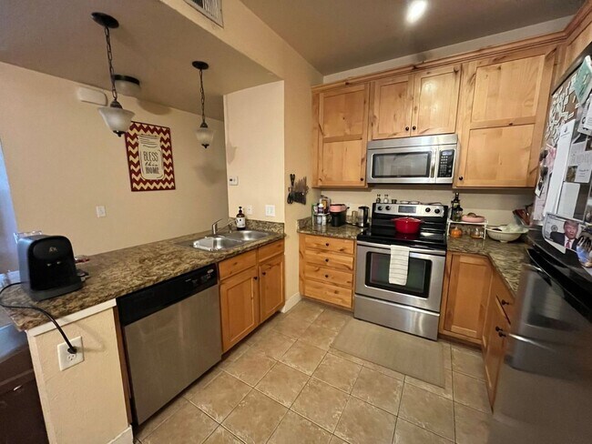 Building Photo - Fantastic Condo in Central Fort Collins