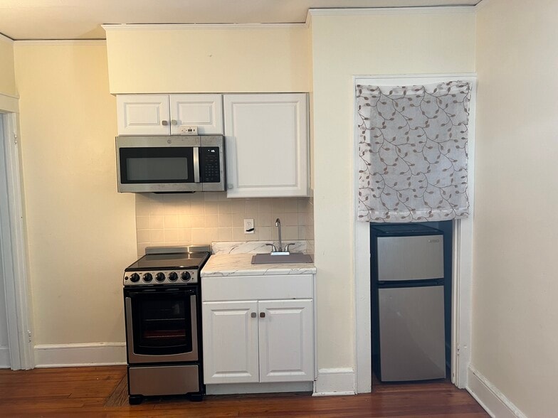 Building Photo - 32 Edgewood Ave
