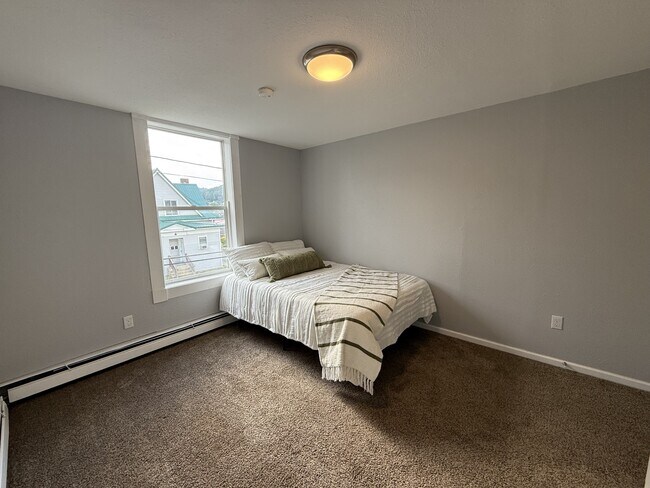 Building Photo - 39 S 10th St