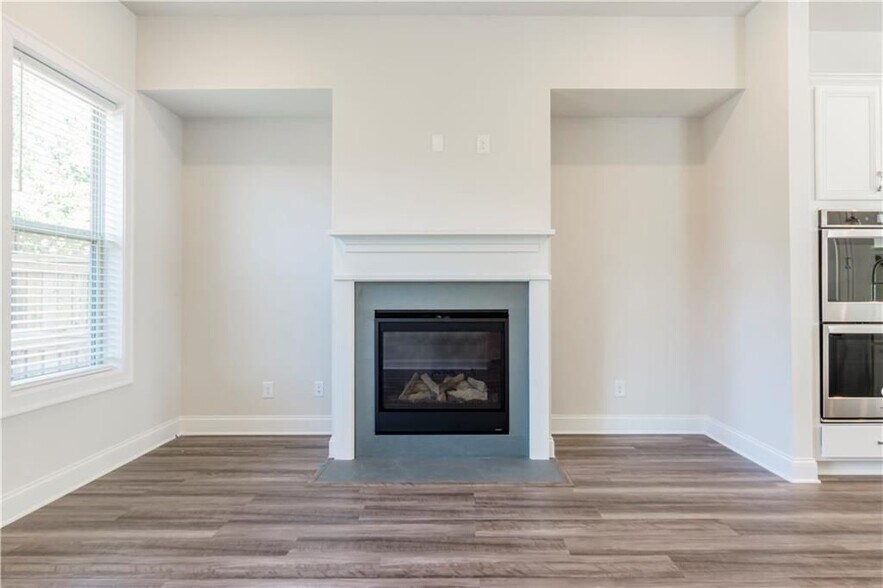 Building Photo - 1662 Mountain Top Ln SE