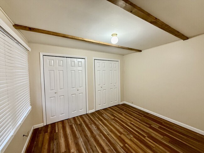 Building Photo - 117 Holly Ave