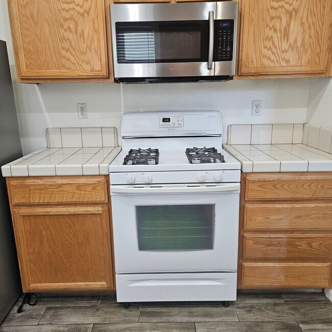 Building Photo - 1720 Somersby Ln