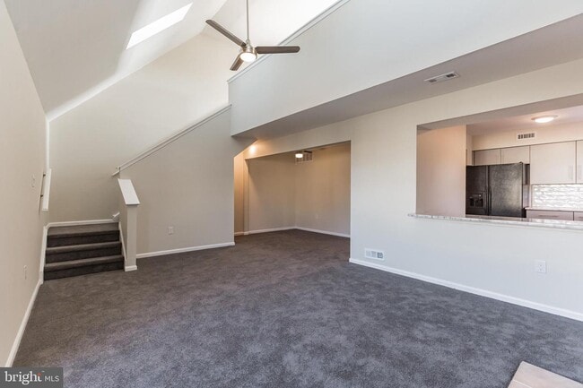 Building Photo - 65 Sandybrook Dr