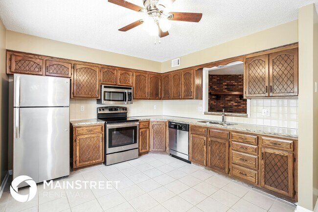 Building Photo - 16317 McKinley St