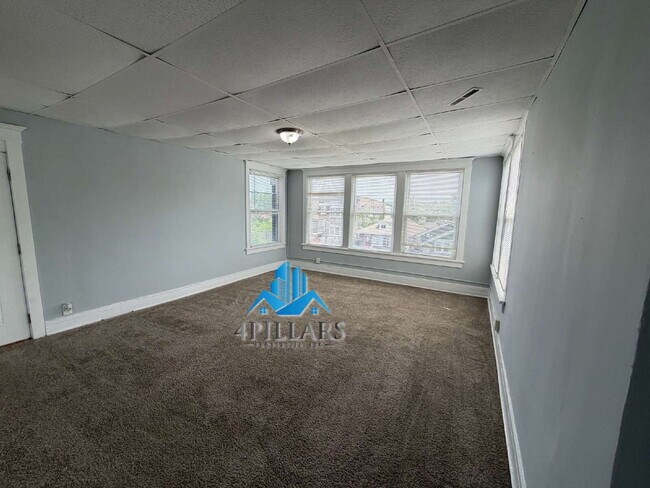 Building Photo - 544 Pennsylvania St