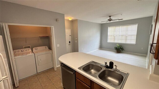 Building Photo - 8103 Lillies Way